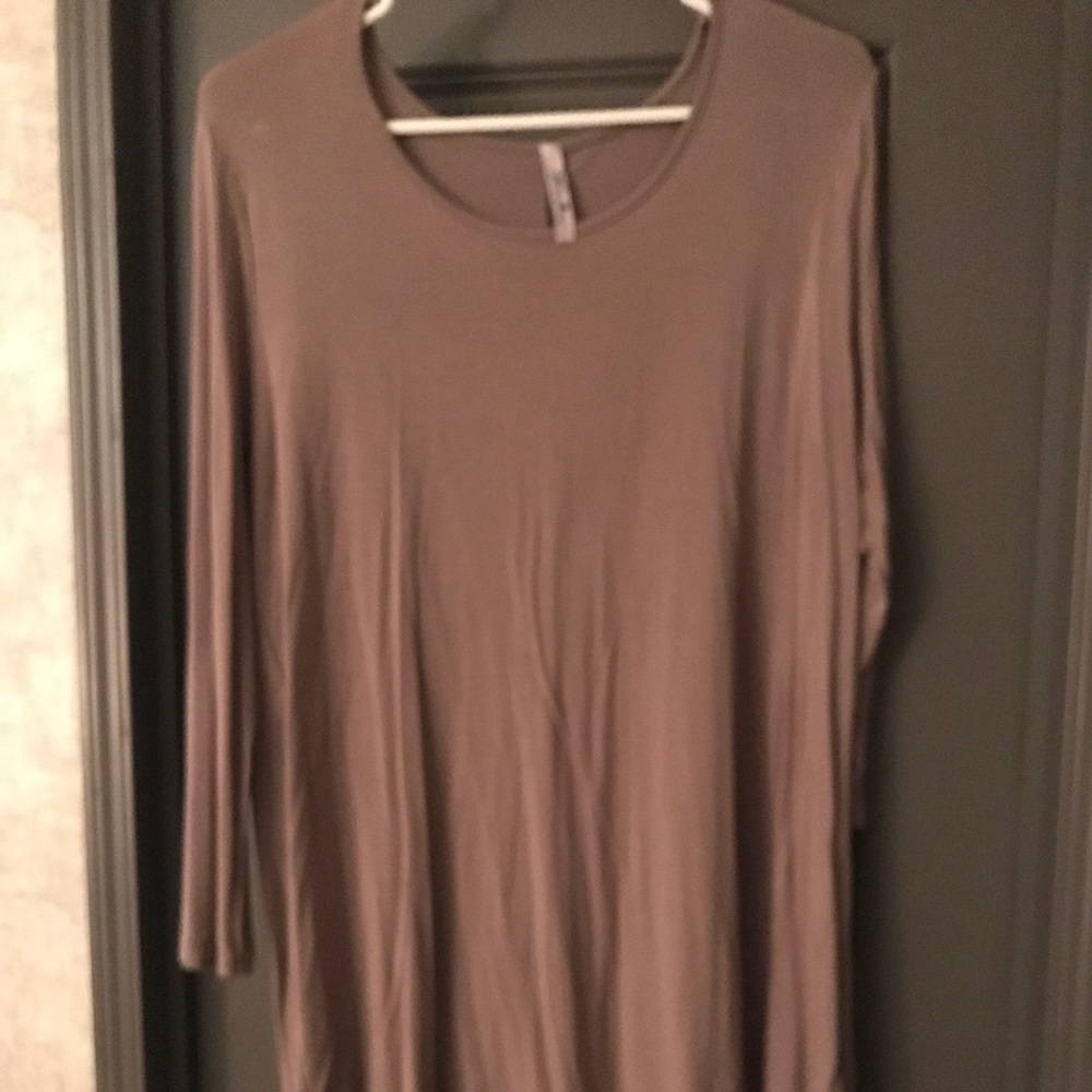 L/XL rose pink tunic with 3/4 sleeves.